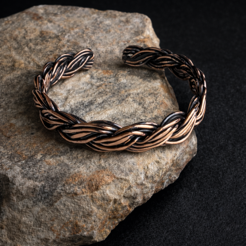 LAJA 1255 El Örgüsü Bakır Bileklik – Gücün ve Doğallığın Zamansız İfadesi