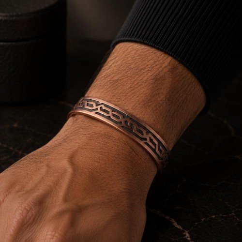 LAJA-1567 | Meander (Grek Anahtarı) Geometrik Geçme Desenli El Yapımı Saf Bakır Bileklik (Unisex)