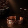 LAJA-1580 | Üçlü Düğüm (Triquetra) Desenli Saf Bakır Kelepçe Bileklik (Unisex)