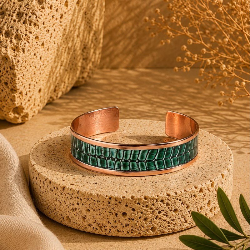 LAJA 2529 Emerald Scale zümrüt dokulu bakır kelepçe bileklik