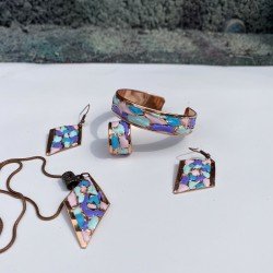 LAJA-3026 Bakır Mineli 4'lü Set Küpe, Yüzük, Kolye, Bileklik LAJA-3026 Bakır Mineli 4'lü Set Küpe, Yüzük, Kolye, Bileklik