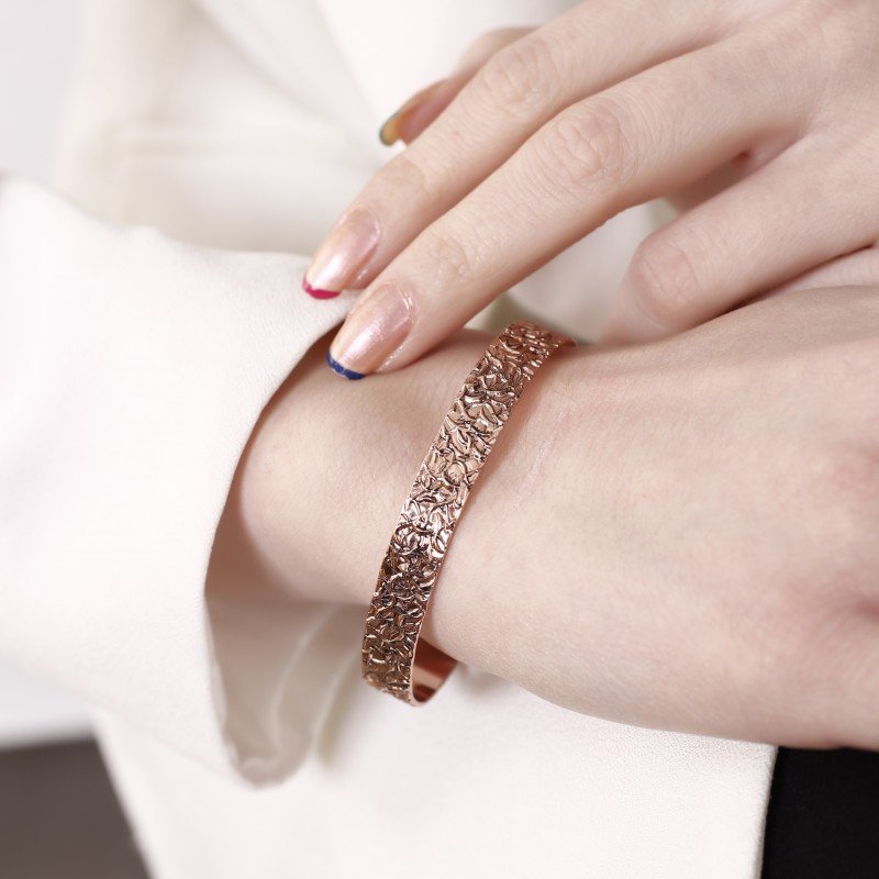 LAJA-1002 El Yapımı Dövme Bakır Bileklik - Doğal ve Zarif Tasarım LAJA-1002 El Yapımı Dövme Bakır Bileklik - Doğal ve Zarif Tasarım