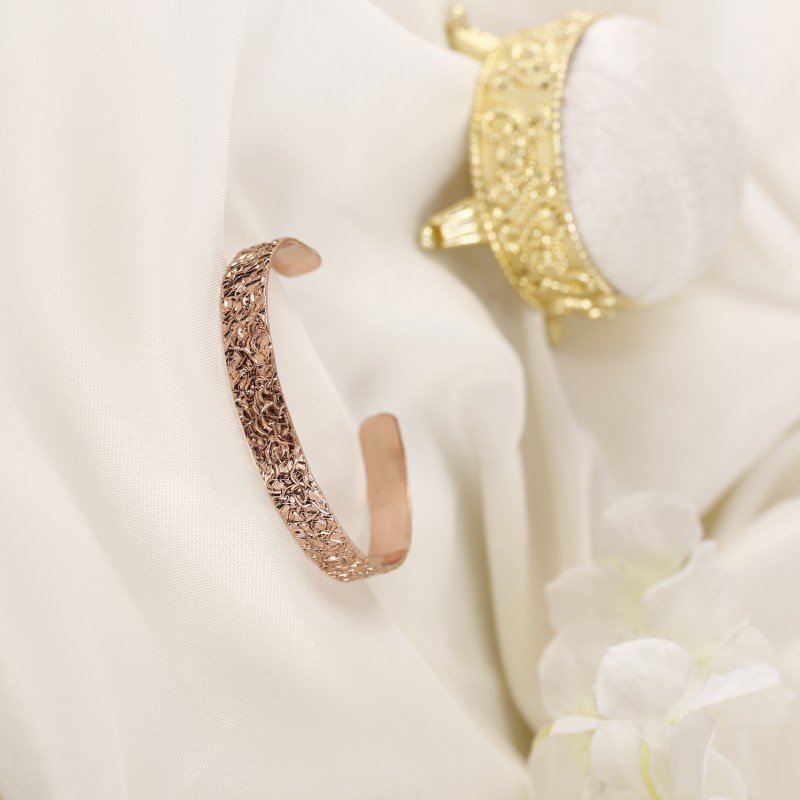 LAJA-1002 El Yapımı Dövme Bakır Bileklik - Doğal ve Zarif Tasarım LAJA-1002 El Yapımı Dövme Bakır Bileklik - Doğal ve Zarif Tasarım