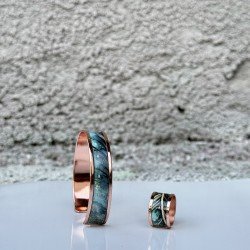 LAJA-2506 – Kanat Çizgileriyle Renkli 2’li Set Bakır Bileklik + Bakır Yüzük LAJA-2506 – Kanat Çizgileriyle Renkli 2’li Set Bakır Bileklik + Bakır Yüzük