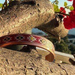 LAJA-1710 “Gece İmzası” – Bordo & Siyah Zarif Çizgilerle El Yapımı UV Baskılı Bakır Bileklik LAJA-1710 “Gece İmzası” – Bordo & Siyah Zarif Çizgilerle El Yapımı UV Baskılı Bakır Bileklik